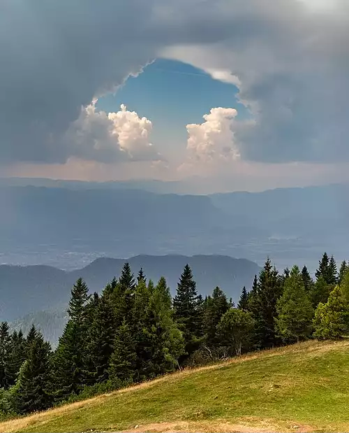 سوراخ