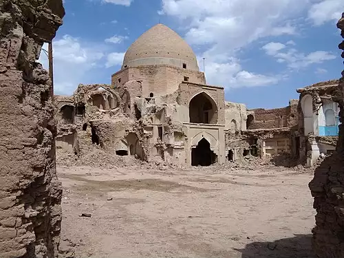 نائین
