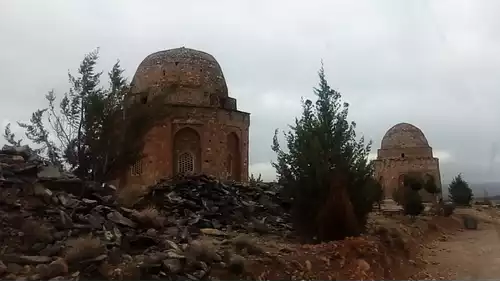 ارامگاه چهل دختران