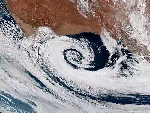 چرخند برون حاره ای