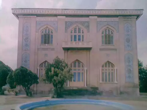 کاخ صفی اباد