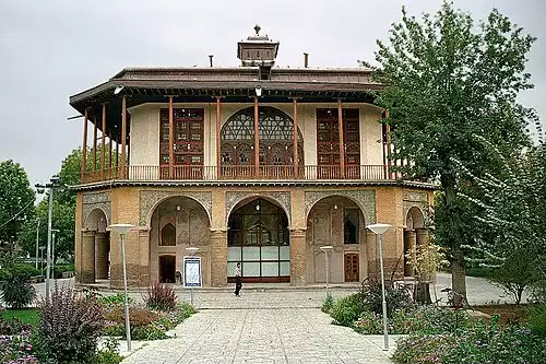 کاخ صفی اباد