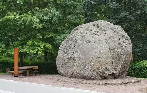 بمب اتشفشانی